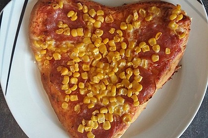 Marinas Pizzateig mit Backpulver 28