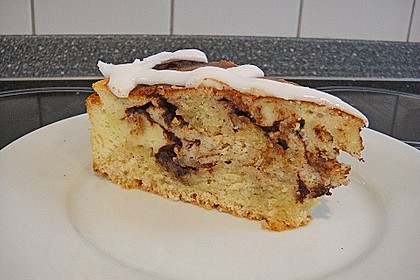 Cinnamon Roll Cheesecake