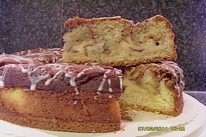 Cinnamon Roll Cheesecake 6