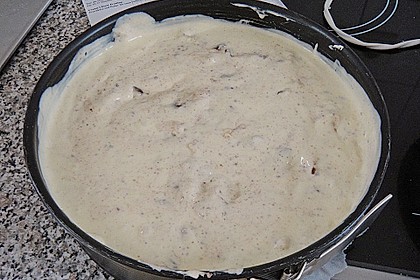 Cinnamon Roll Cheesecake 11