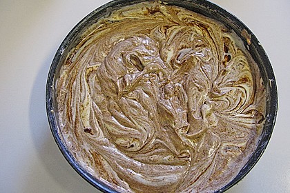 Cinnamon Roll Cheesecake 16