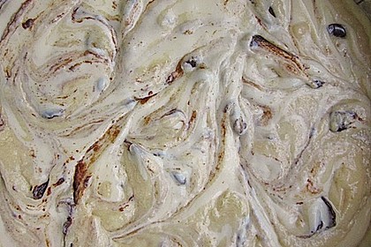 Cinnamon Roll Cheesecake 29