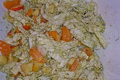 Chinakohlsalat mit &Auml;pfeln und Mandarinen 1