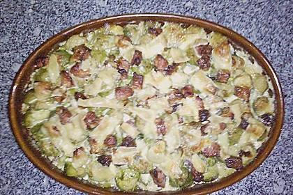 Rosenkohlauflauf mit Kasseler und Blauschimmelk&auml;se