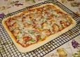 Knusprige Pizza mit dickem Boden