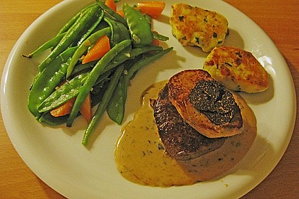 Tournedos &agrave; la Rossini mit Sauce Perigueux