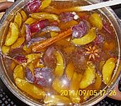 Latwerg aus Pflaumen, traditionell (Bild)