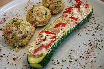 Gefüllte Zucchini mit Kräuterfrischkäse