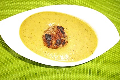 Zucchinicremesuppe mit Hackbällchen (ohne Kohlenhydrate) 7