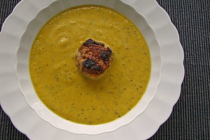 Zucchinicremesuppe mit Hackbällchen (ohne Kohlenhydrate) 4