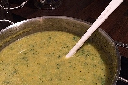 Zucchinicremesuppe mit Hackbällchen (ohne Kohlenhydrate) 1
