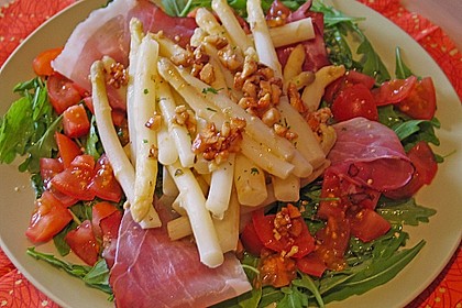 Spargel mit Schinken und Walnusskaramell
