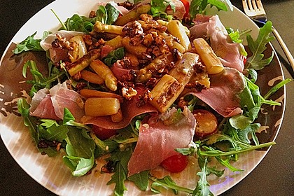 Spargel mit Schinken und Walnusskaramell 1