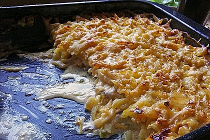 Putenschnitzel in Käse - Lauch - Sauce mit Rösti überbacken 2