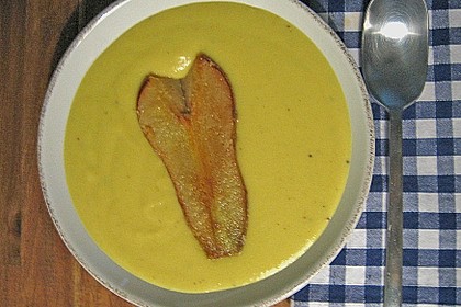 Pastinaken - Birnensuppe mit Curry