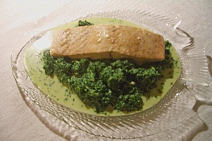 Lachsfilet an Spinat - Gorgonzola - So&szlig;e