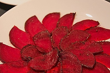 Lauwarmes Rote Bete - Carpaccio mit Feldsalat und Ziegenfrischk&auml;se 4