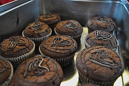 Schokoladen - Muffins mit Erdnussbutterkern 8