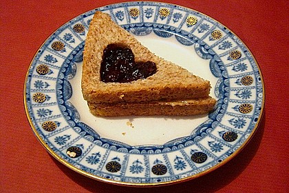 Herzige Erdnussbutter - Sandwiches 4