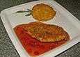 H&auml;hnchenschnitzel in Walnuss - Panade mit Granatapfel - Sauce