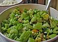 Salat vom Stangensellerie mit N&uuml;ssen und &Auml;pfeln