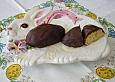 Eier aus Schokolade und Erdnussbutter