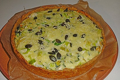Gem&uuml;setarte mit M&ouml;hre und Zucchini