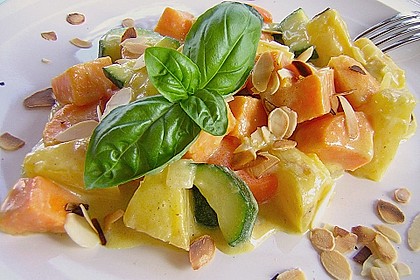 Süßkartoffelcurry mit karamellisierter Ananas 1