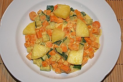 Süßkartoffelcurry mit karamellisierter Ananas 9
