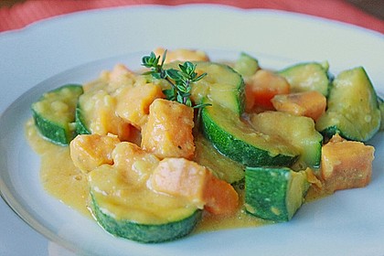 Süßkartoffelcurry mit karamellisierter Ananas 4