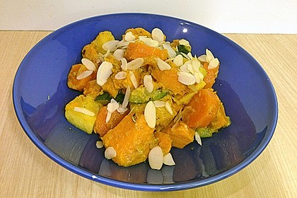 Süßkartoffelcurry mit karamellisierter Ananas 15