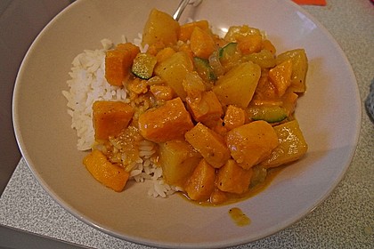 Süßkartoffelcurry mit karamellisierter Ananas 14