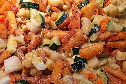 Süßkartoffelcurry mit karamellisierter Ananas 11