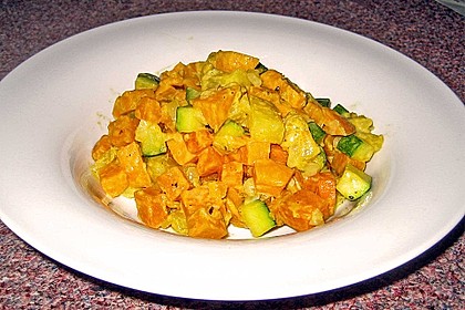 Süßkartoffelcurry mit karamellisierter Ananas 12