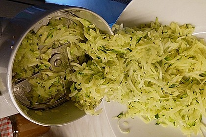 Feine Zucchini - Kartoffelpuffer mit Nüssen und Senf - Dip 18
