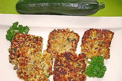 Feine Zucchini - Kartoffelpuffer mit Nüssen und Senf - Dip 8