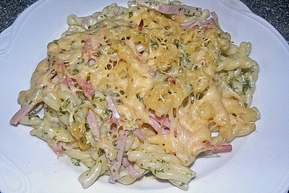 B&auml;rlauch - Schinkennudeln mit K&auml;se &uuml;berbacken
