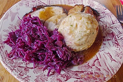 Spanferkel - Rollbraten mit Bierso&szlig;e und Kl&ouml;&szlig;en 5