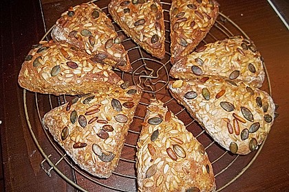 "Halbkorn" - Br&ouml;tchen von gugel 4