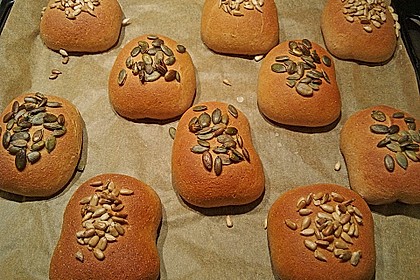 "Halbkorn" - Br&ouml;tchen von gugel 15