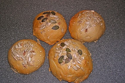 "Halbkorn" - Br&ouml;tchen von gugel 16