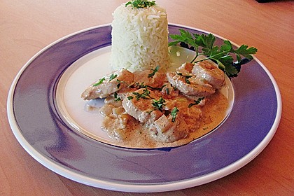 Sahnige H&auml;hnchen - Zwiebel - Pfanne mit Safranreis 1