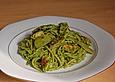 Putenstreifen mit Spinat an Spaghetti