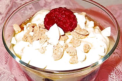 Beeren - Baiser - Amarettinidessert 18