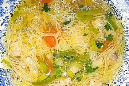 Hühnersuppe