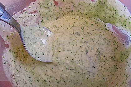 Brokkolispaghetti mit Petersilie-Gorgonzolapesto 6