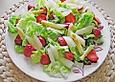 Spargel - Erdbeer - Salat mit H&auml;hnchenbrustfilet