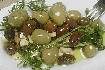 Eingelegte Oliven "provenzalische Art" 1