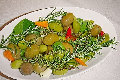 Eingelegte Oliven "provenzalische Art" 4