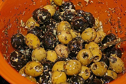 Eingelegte Oliven "provenzalische Art" 8